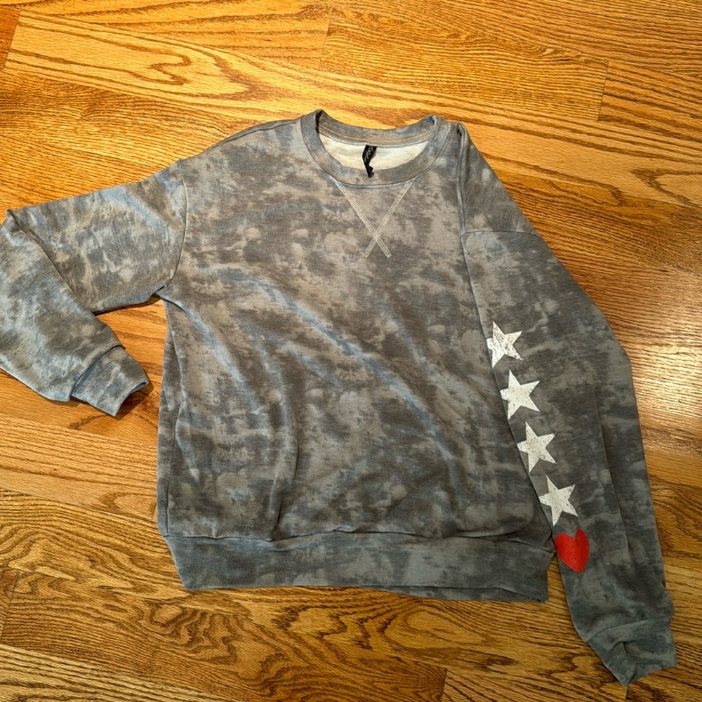 PixieLane cozy long sleeve top w/star and heart detail on sleeve womens xs